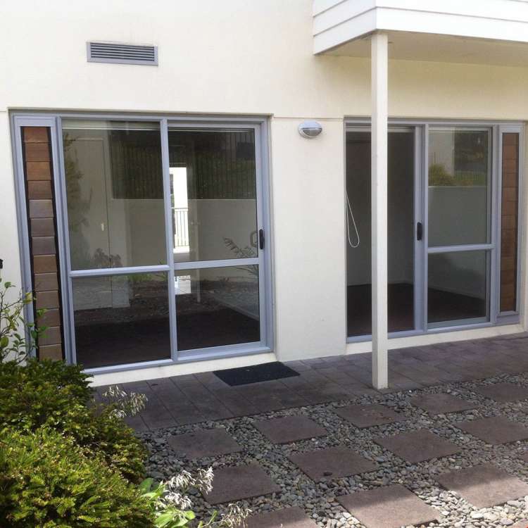 E5/71 Spencer Road Oteha_4