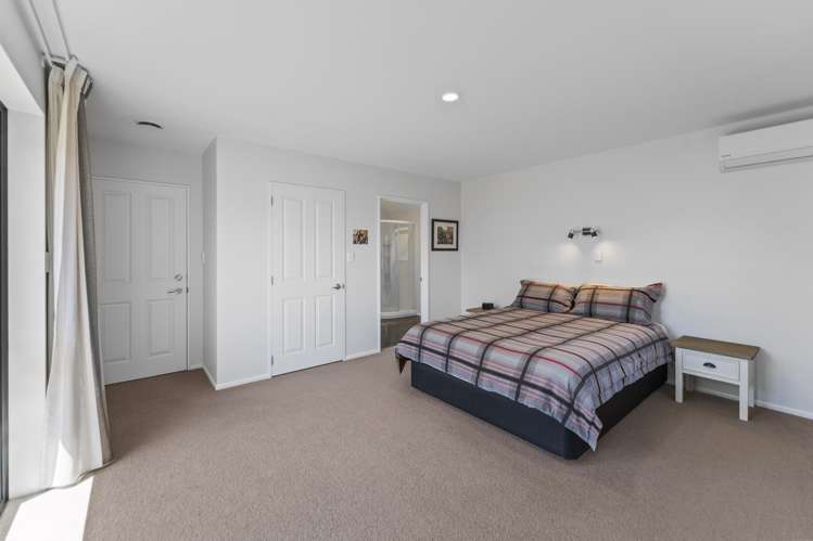 6 Heritage Crescent Richmond_15