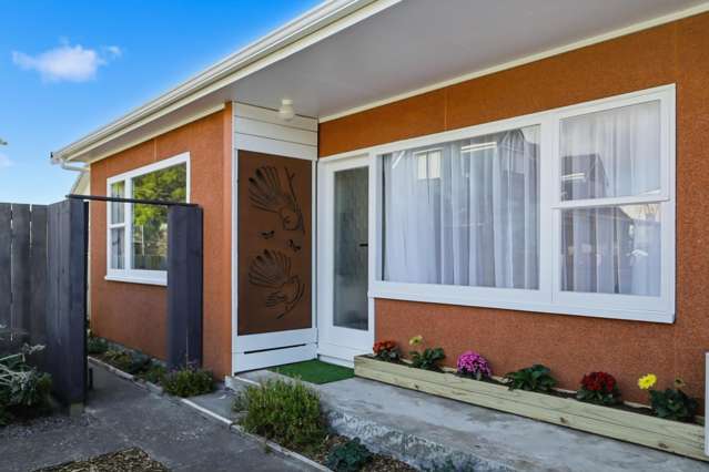 Sunny, Stylish & Low-Maintenance