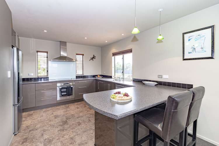 2 Diana Place Otamatea_5