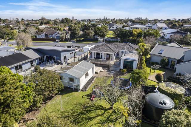 65 Shelly Bay Road Beachlands_1