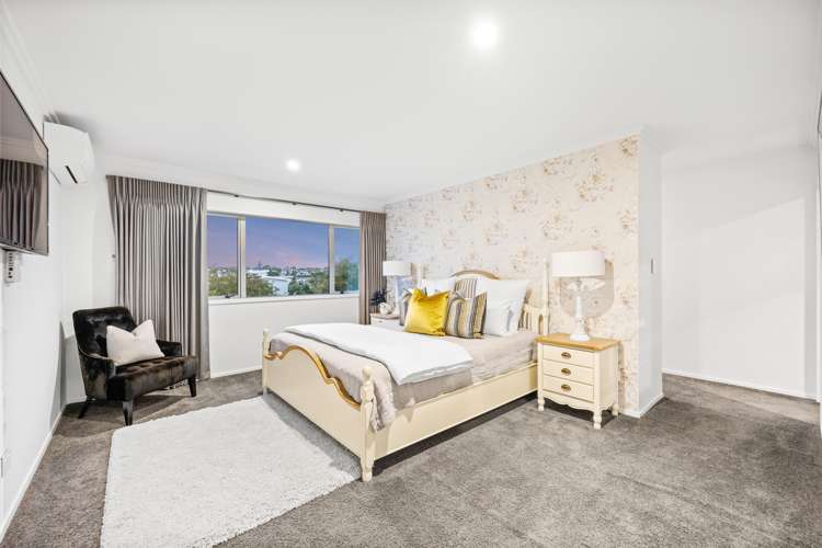 8 Tuatini Place Long Bay_21