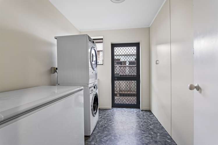 69 Murray Avenue Hawera_17