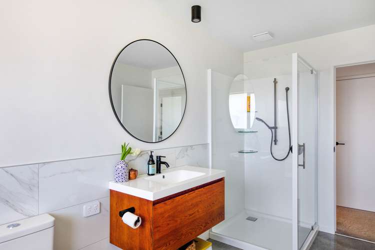 29 Honeyfield Drive Whalers Gate_18