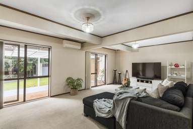 2/7 Roslyn Road_1