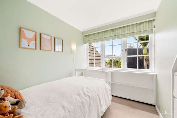 14 Willoughby Street Woburn_10