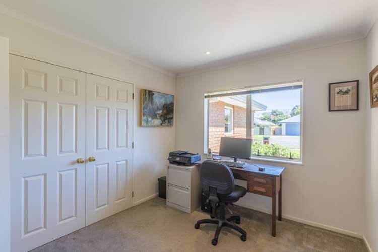 9 Lorna Irene Drive Raumati South_22