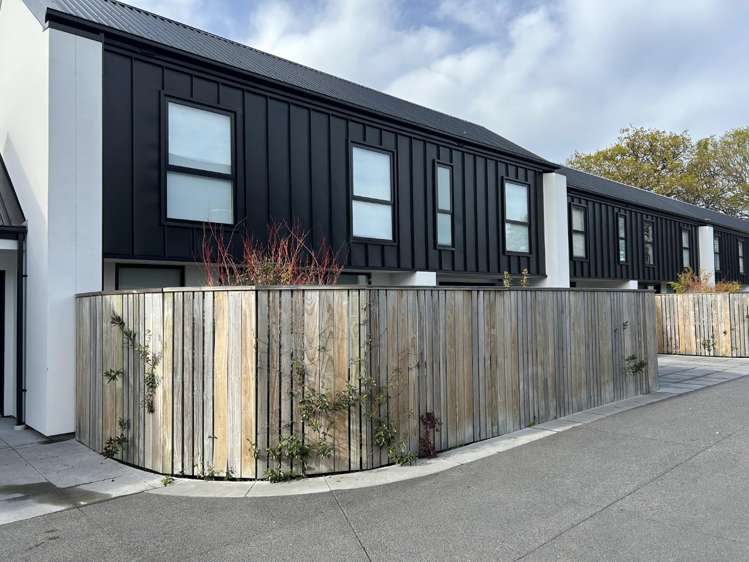 2/143 Cranford Street_0