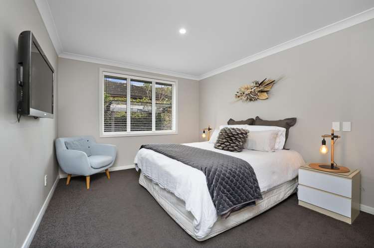 1 Landing Drive Pyes Pa_17