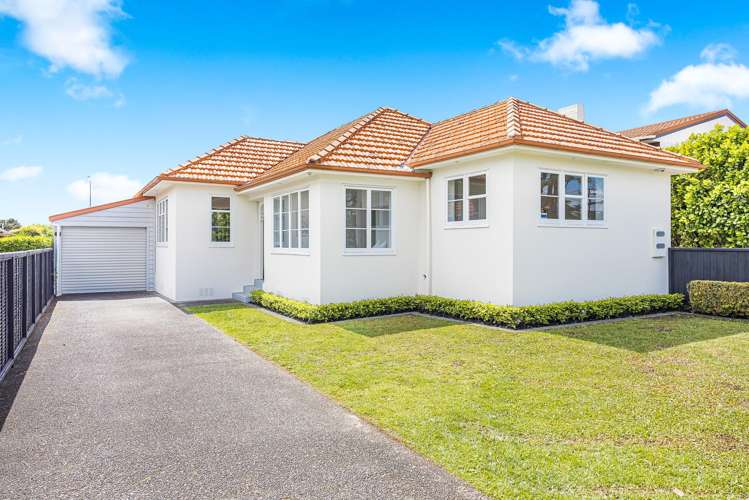 1/7 Neville Street Point Chevalier_22