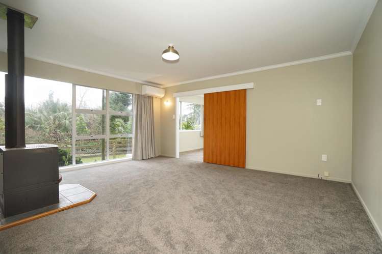 10 Robertson Road Whatawhata_13