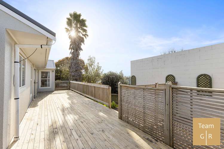 2/109 Beach Road Pahurehure_12