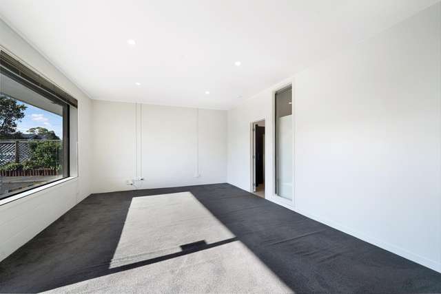 2/297 Royal Road Massey_3