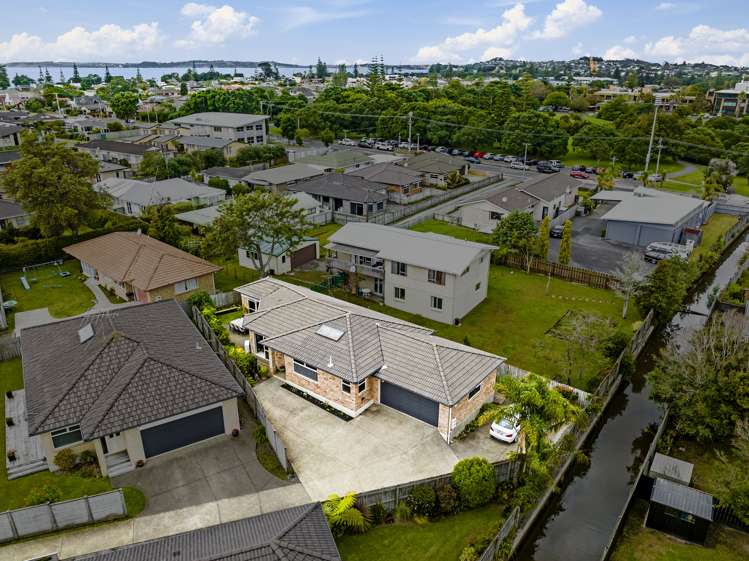 5b Doment Crescent Orewa_19