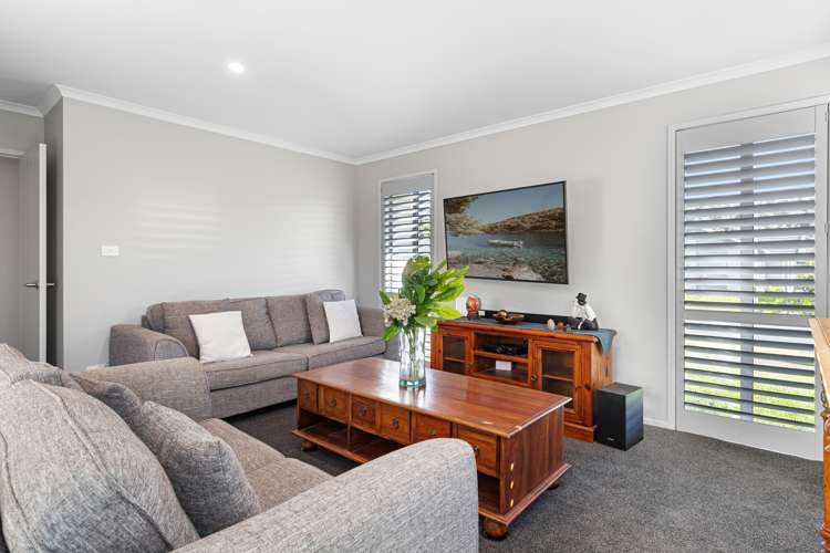 120 Whakaturou Crescent Pyes Pa_1