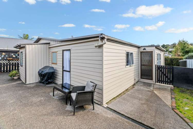 39b Brian Crescent Stanmore Bay_13