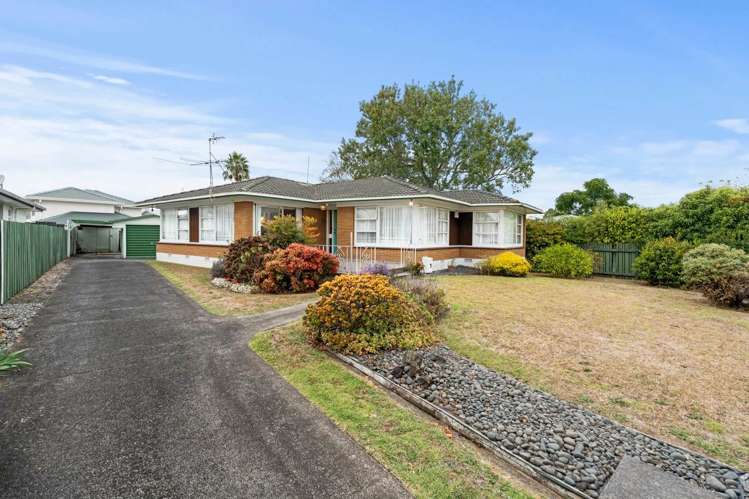 21 Hedge Row_0
