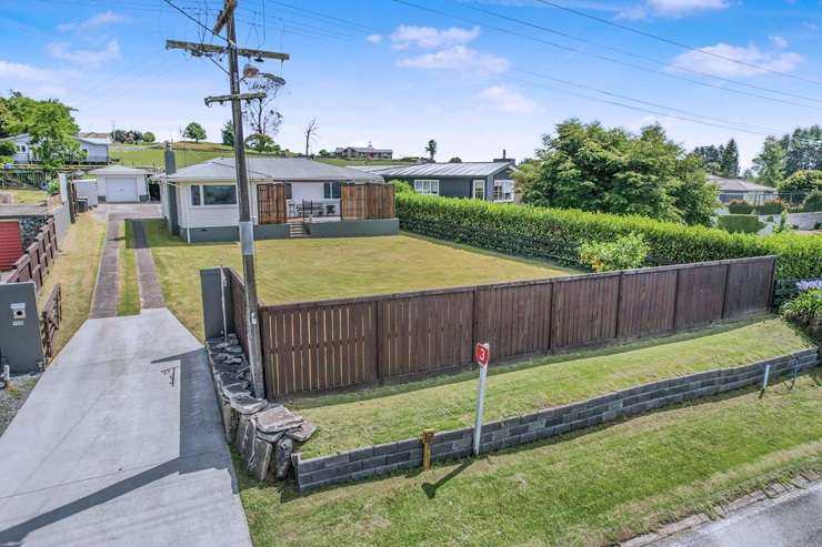 The historic College Street villa and the vacant section next door sold together for $2.005m. Photo / Supplied