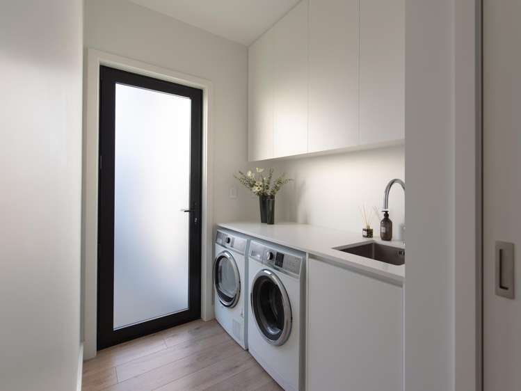 8 Upton Lane Richmond_17