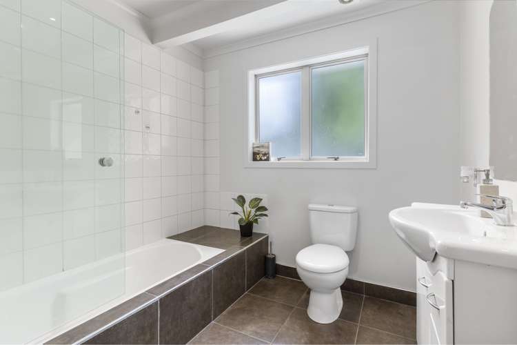 37 Angelo Avenue Howick_11