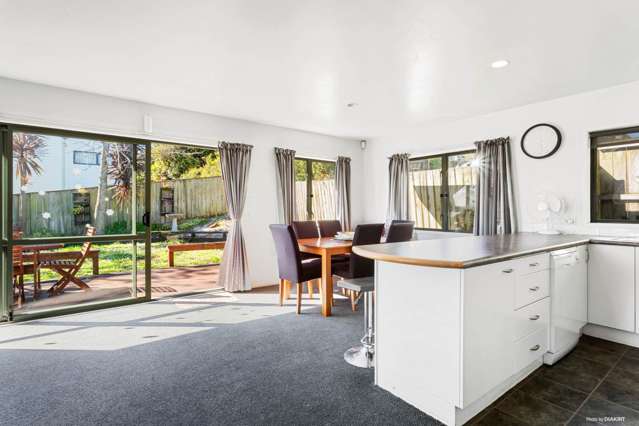 2/33 Roberts Road Glenfield_4