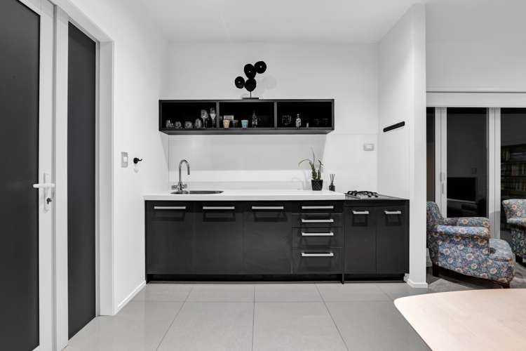 5c Beach Street Fitzroy_17