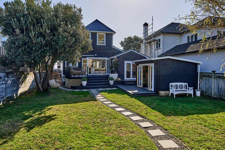 147 Marine Parade Eastbourne_13