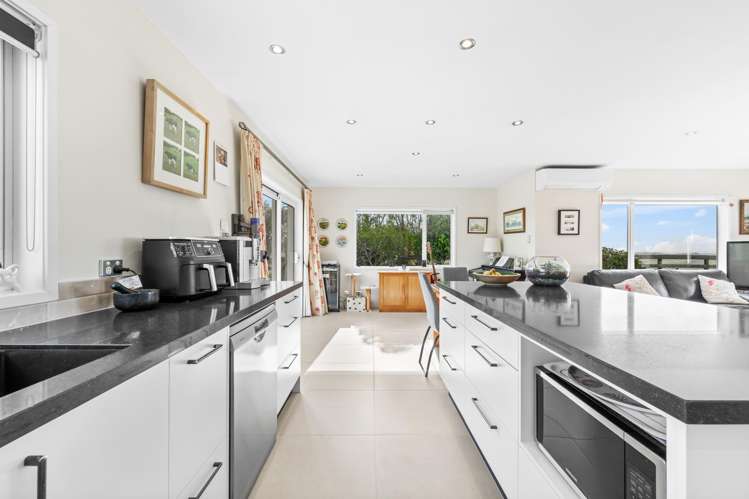 1382 Old North Road Helensville_30