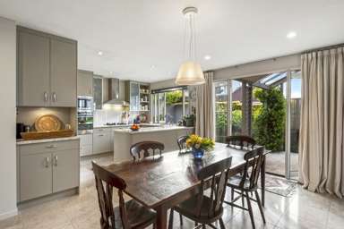 8 Beacholm Road_3
