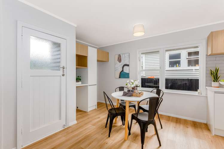 84 Coast Road Wainuiomata_9