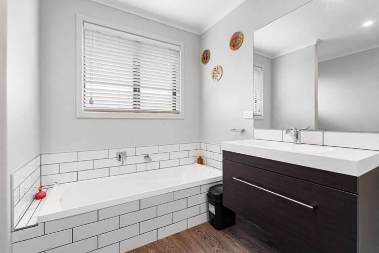 15 Admiralty Drive Paihia_16