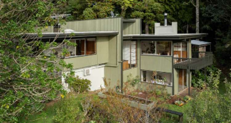 900 West Coast Road_0