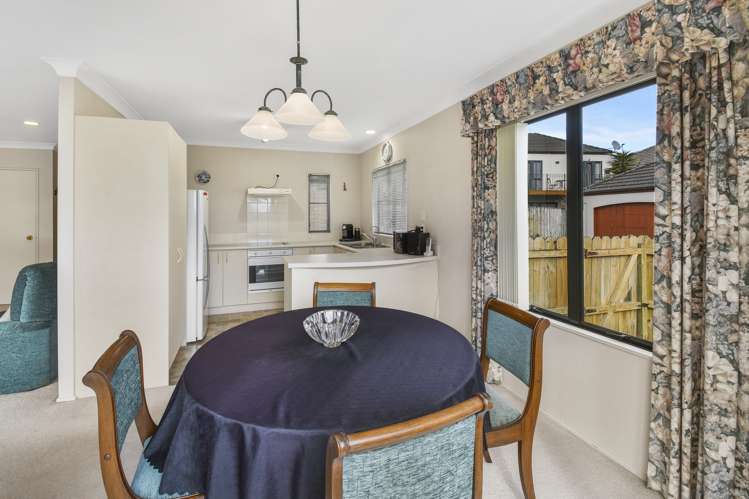 2/5 Ribbonwood Crescent Goodwood Heights_26