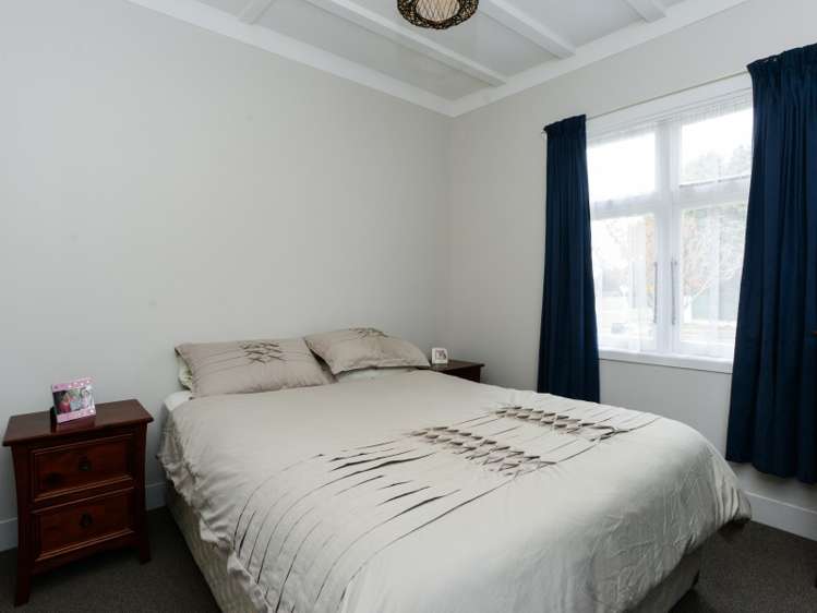 606 Willowpark Road North 10490_7