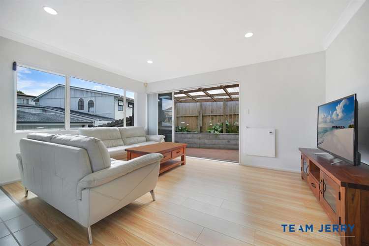 2/9 Mccrystal Avenue Bucklands Beach_7