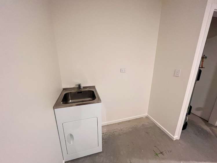 1/9 Raupo Street Bromley_13