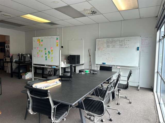 2/27 Cain Road Penrose_3