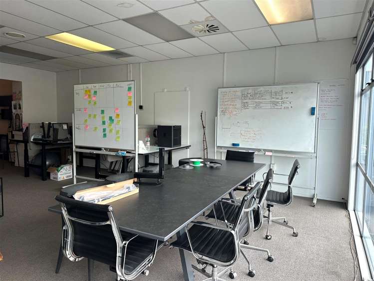 2/27 Cain Road Penrose_3