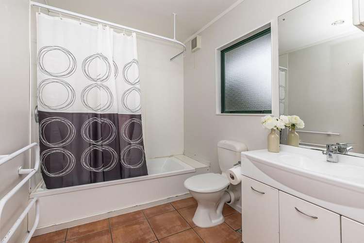 12 & 12A Wairaka Road Pukerua Bay_16