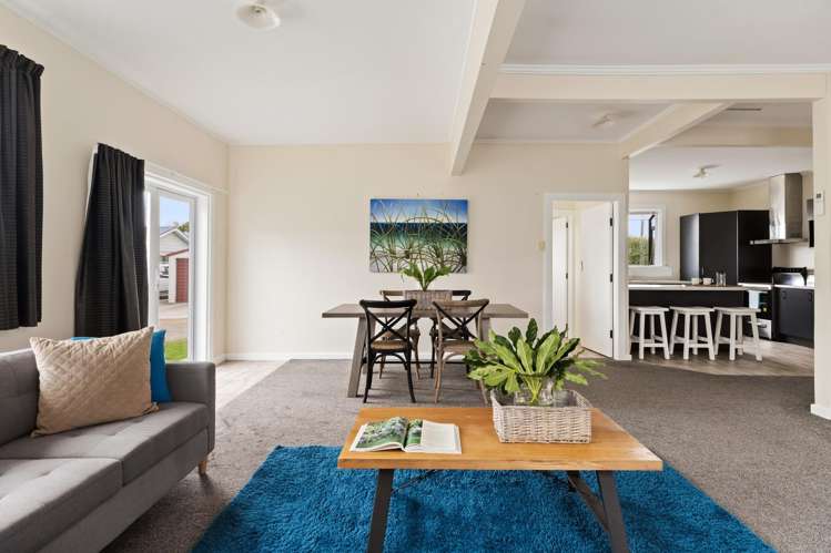 73 De Lautour Road_3