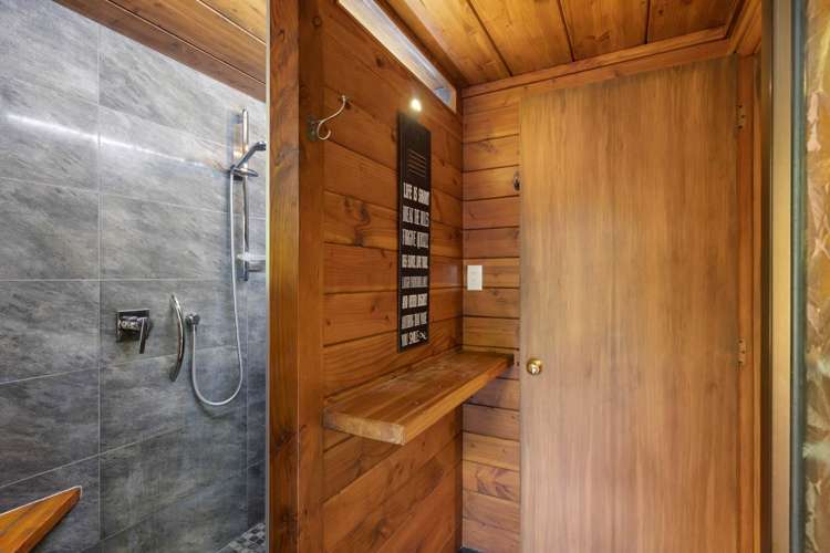 2/12 Penzance Road Mairangi Bay_38