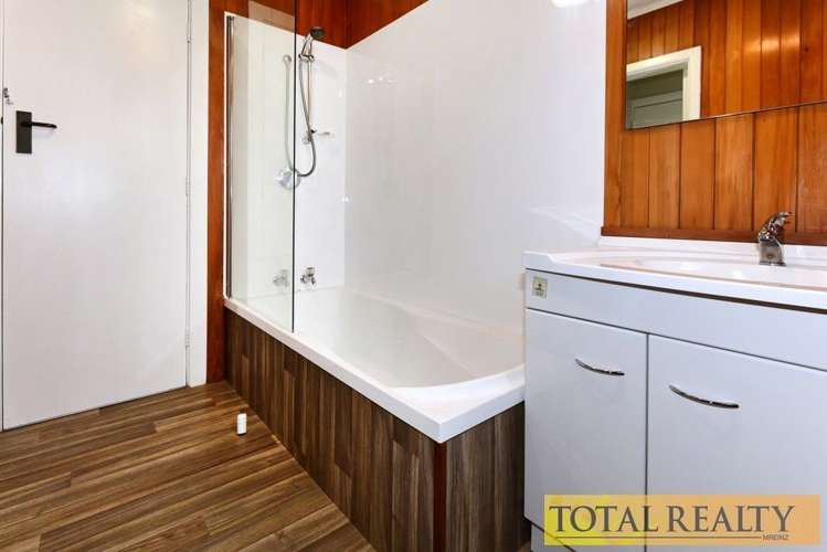 8 Dunstan Crescent Hornby_14