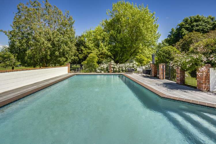 'Lochiel' - 105 Longlands Road West Longlands_11