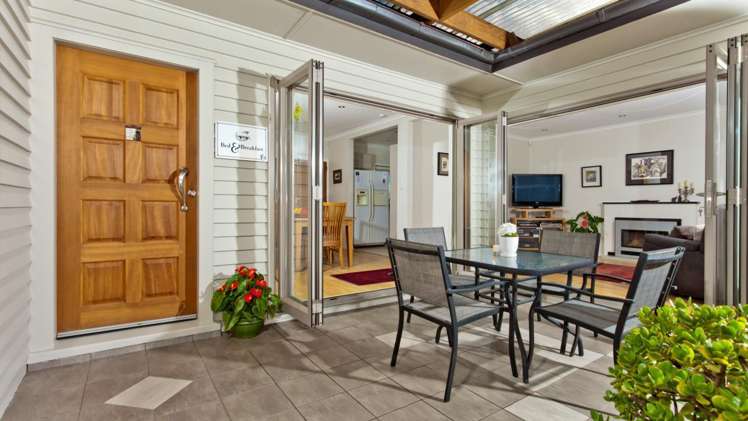 212 East Coast Road Forrest Hill_2