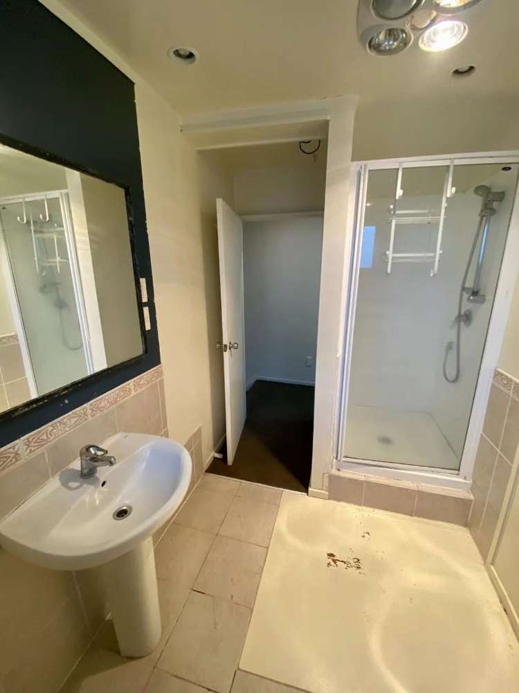 14a Target Road Totara Vale_6