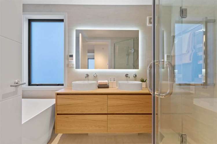 13c Queensway Three Kings_23