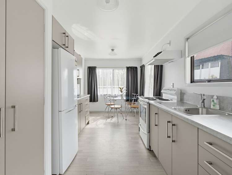 2 Goldie Street Pukehangi_11