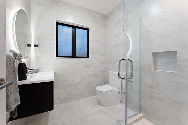 6 Barrel Crescent Swanson_19