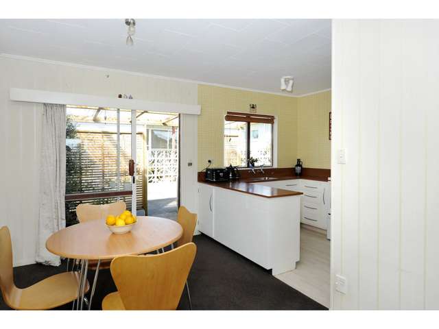 2/11 Lichfield Street Stoke_1