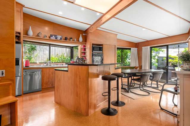 736 River Road Chartwell_3